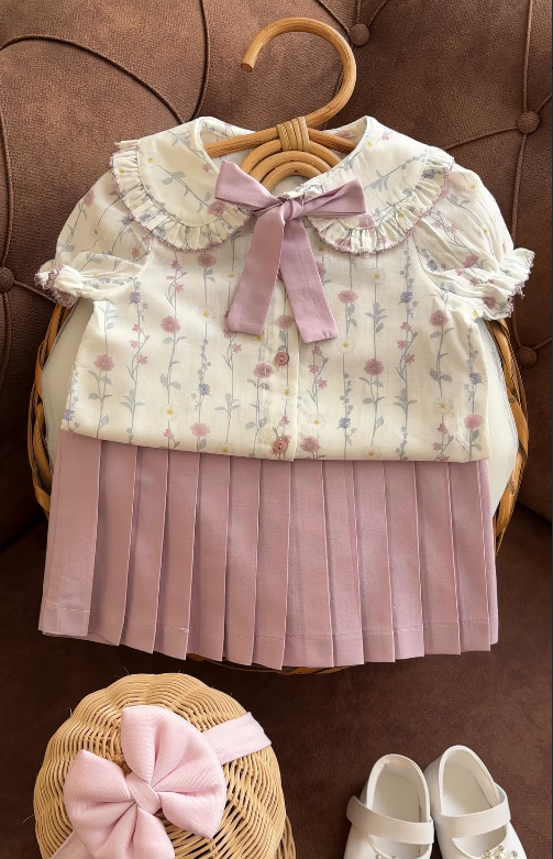 Classy Little Diva Looks Pleated Skirt Set